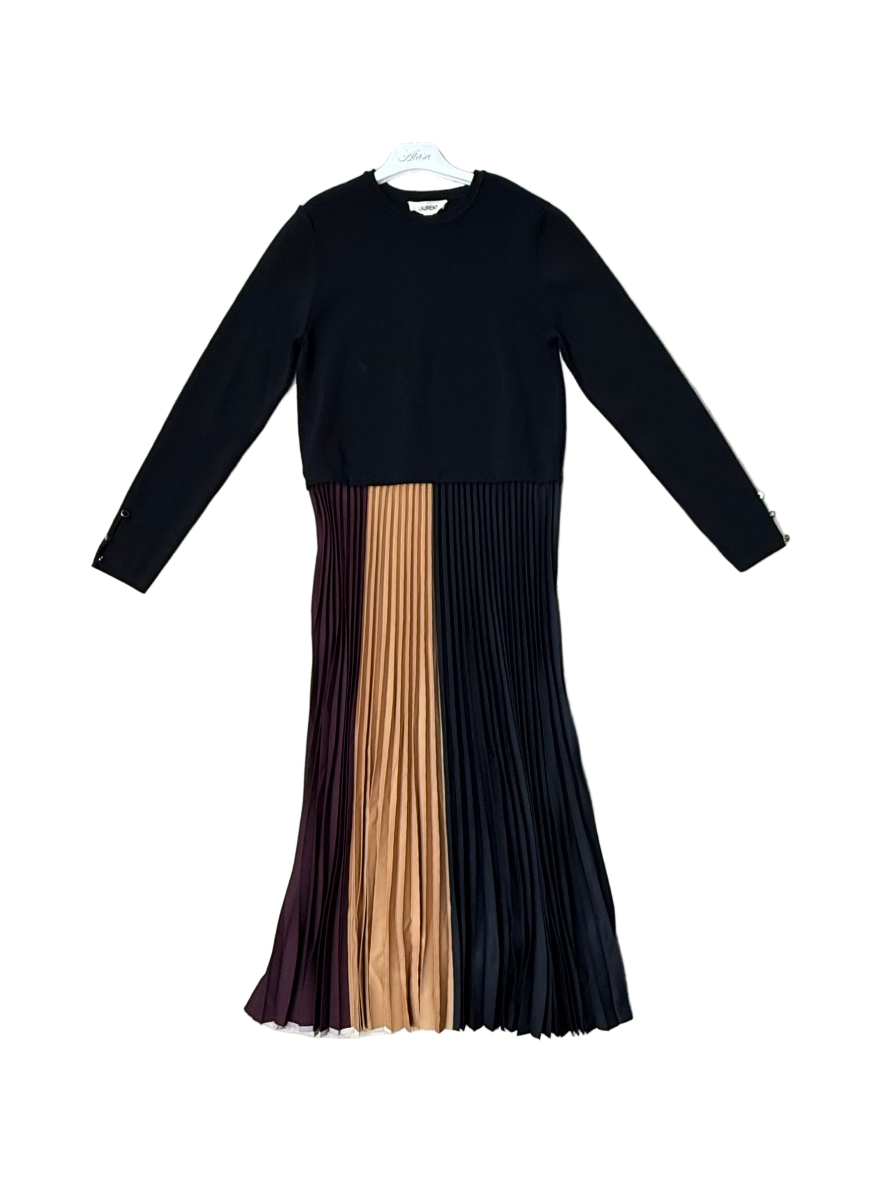 Knit dress with pleated bottom
